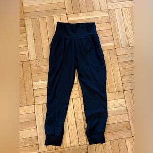 Athleta Black Salutation Jogger in Powervita material